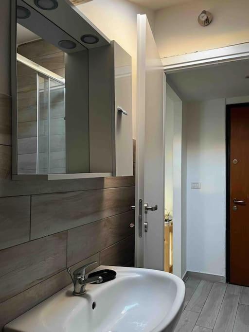 Apartment Wood 20 Milan